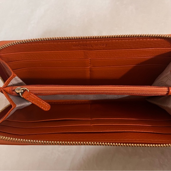 Michael Kors Jet Set Orange Leather Zip Around Wallet - Picture 6 of 7